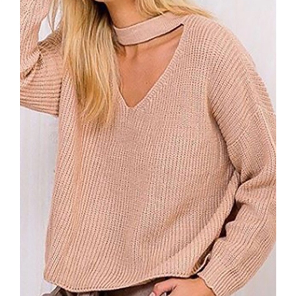 Forever 21 cut out v neck sweater. Tan. Small